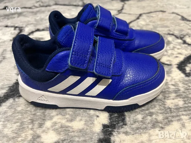 Детски маратонки adidas, снимка 1 - Детски маратонки - 47208461