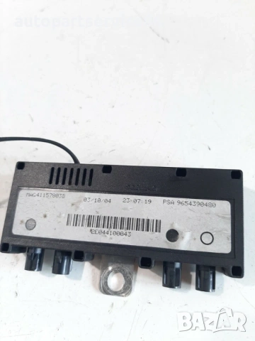 Навигационен усилвател за антена Комби за Peugeot 407 (2005) 9654390480, снимка 2 - Части - 53733349