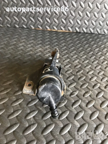 Помпа за измиване на левия фар за KIA Opirus 3.5 (2006) 290402, снимка 2 - Части - 53273954