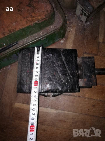 Менгеме за бормашина шлосерско производство преди 89г., снимка 2 - Шевни машини - 32610496