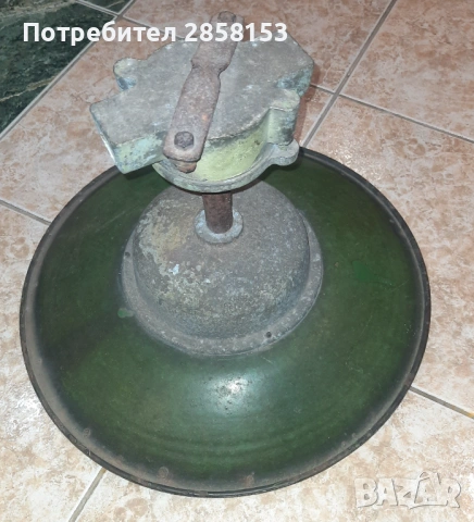 Индустриална лампа емайлирана, снимка 4 - Антикварни и старинни предмети - 53444609