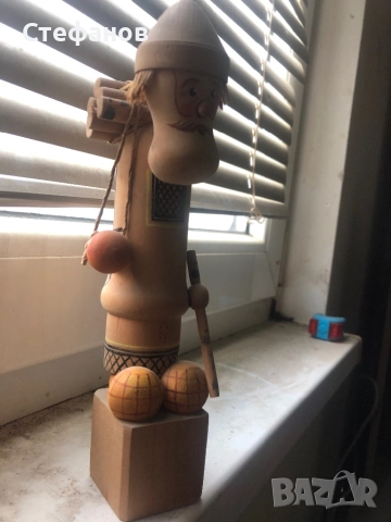 Рядка дървена фигурка - дървар Ссср