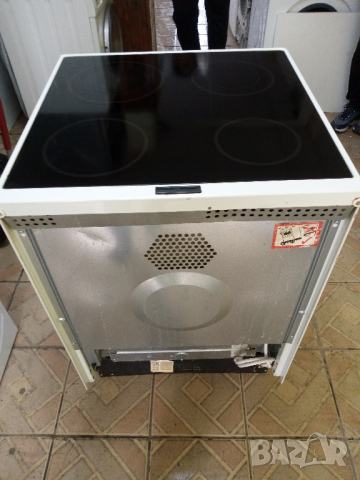 Свободно стояща печка с керамичен плот VOSS Electrolux 60 см широка 2 години гаранция!, снимка 2 - Печки, фурни - 44984537