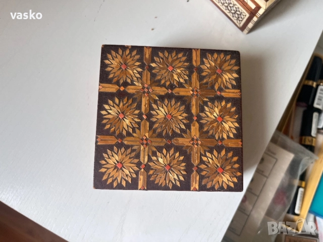 Стара дървена кутия, снимка 5 - Други ценни предмети - 52902947