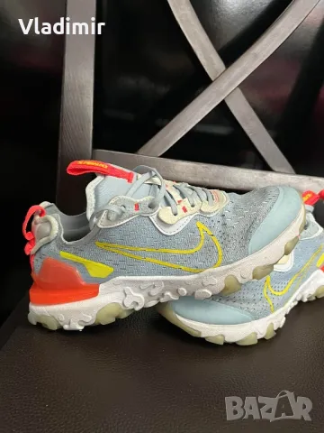 Оригинални дамски маратонки Nike React, снимка 2 - Маратонки - 48468317