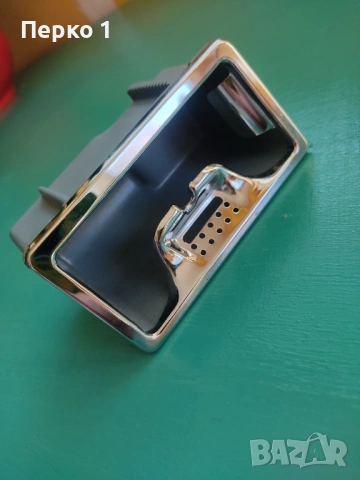 Mercedes 124-ка  пепелник, снимка 2 - Части - 53643733