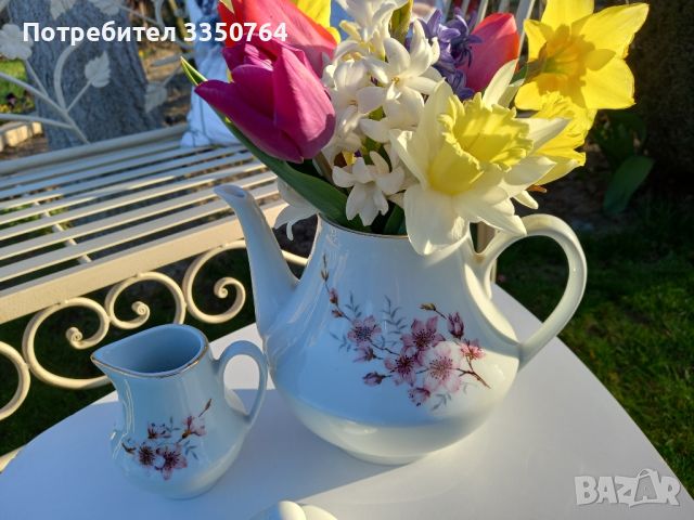 Чайник на Китка , снимка 1 - Сервизи - 45559861