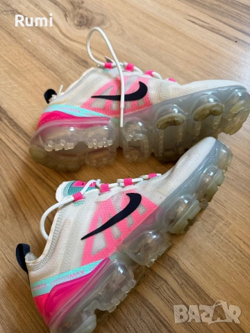 Оригинални Дамски маратонки Nike Air VaporMax 2019 ! 38,5 н, снимка 3 - Маратонки - 38484695