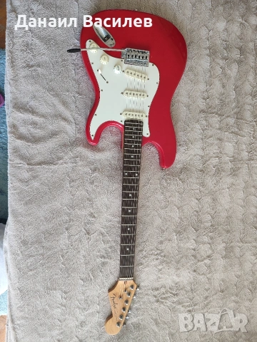 Продавам електрическа китара – Strat стил