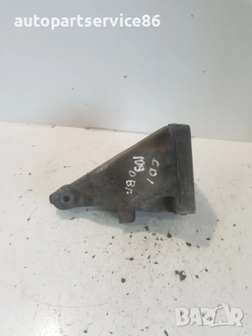 Конзола за закрепване на двигател 111 CDI дясна за Mercedes W639 Vito (2004-2009) A6462230204