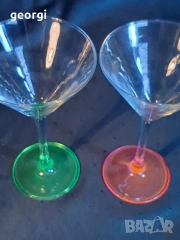 две френски чаши за мартини от ураново стъкло M1, снимка 5 - Чаши - 54163664