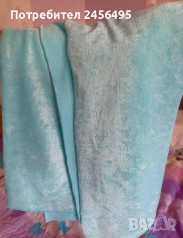 Плат-еластичен плюш от соц.Цена за двата-5лв.