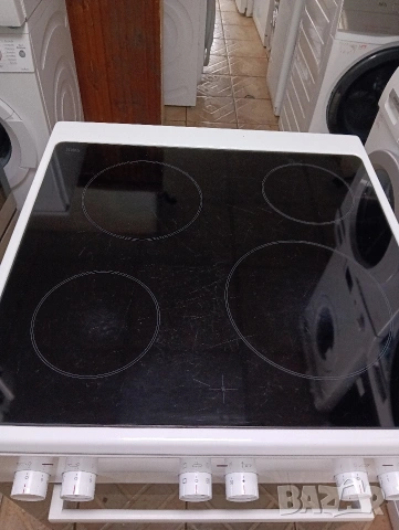 Свободно стояща печка с керамичен плот Бош Bosch с две години гаранция!, снимка 3 - Печки, фурни - 53472654