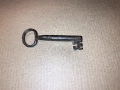 Старинен ръчно кован  ключ за порта, врата , снимка 1