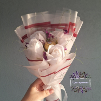 Бюджетни букети от ароматни сапунени рози и бонбон , снимка 5 - Подаръци за жени - 44954618