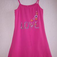BRZ Kids ярко розова рокля с жълти, розови и бели цветя и надпис, снимка 1 - Детски рокли и поли - 45889817