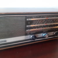 Радио GRUNDIG RF 110a Germany, снимка 1 - Радиокасетофони, транзистори - 45022683