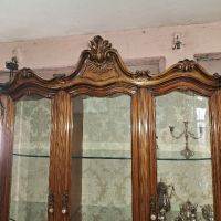 Красива барокова витрина, снимка 2 - Антикварни и старинни предмети - 45468763