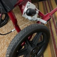 Сгъваема инвалидна количка /комбинирана/и ролатор, снимка 5 - Инвалидни колички - 43921223