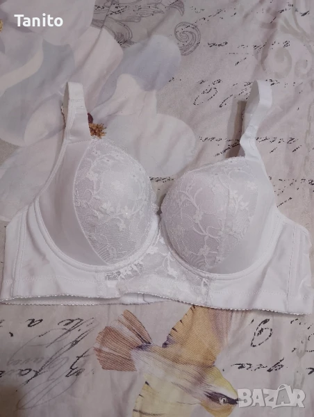 Нов бял сутиен, снимка 1