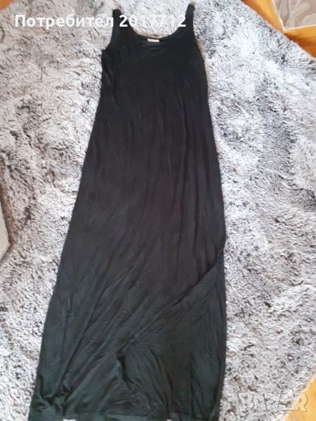 Продавам дълга черна рокля с цепка, снимка 1