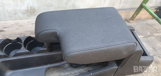 Подлакътник за бмв е36 лакетник е 36 bmw e36 Armrest center console full kit , снимка 2 - Части - 45793650