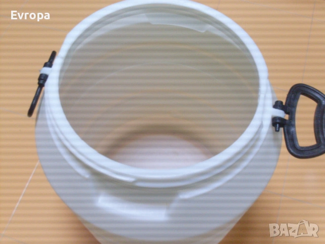 Пластмасов бидон за хранителни продукти- 60л., снимка 3 - Бидони, бурета и бъчви - 49778706