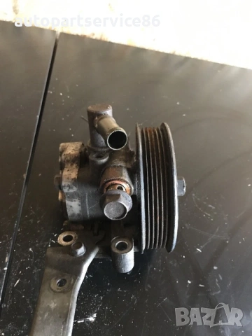 Помпа за сервоуправление 2.3 бензин за Mazda MPV (2003) L11832650C , снимка 2 - Части - 53611963