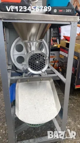 Алуминиева месомелачка №32+стойка с плот и фуния на колела +мотор 2,2 kW, снимка 4 - Месомелачки - 53817391