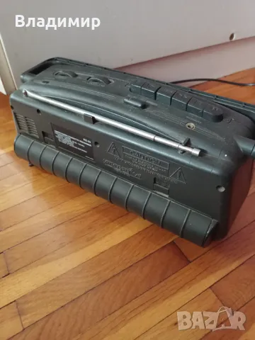 Радио-касетофон-Японски, снимка 2 - Радиокасетофони, транзистори - 49738869