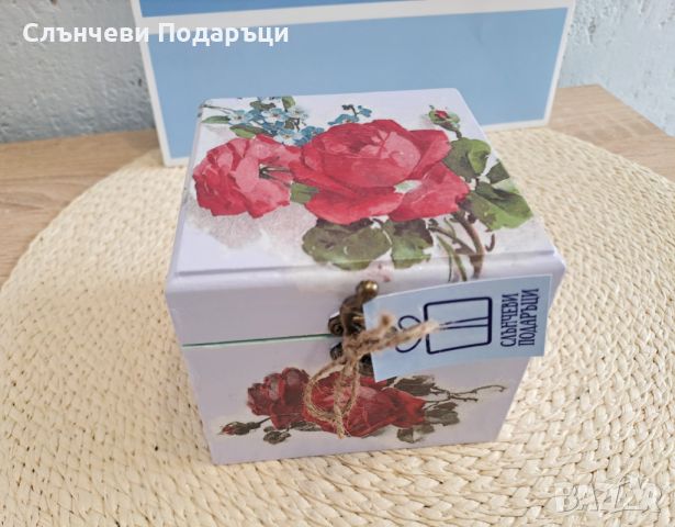 Декупаж Ръчно Изработена Кутия за Бижута с Цветя Червени Рози, снимка 2 - Други - 45523142