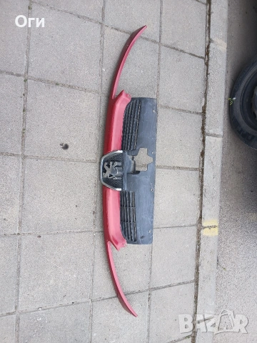 Декоративна моска с емблема за Пежо 206