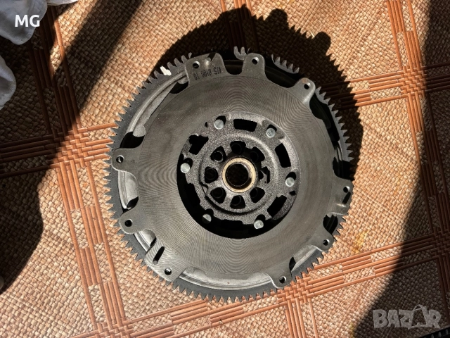 Маховик Luk за Nissan X Trail 2.2Di 114кс, снимка 2 - Части - 52430131