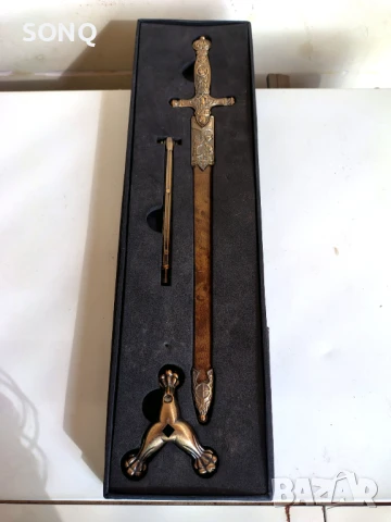 Страхотен Меч За Писма Със Стойка