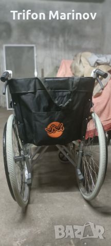 Санитарна количка / количка за инвалиди