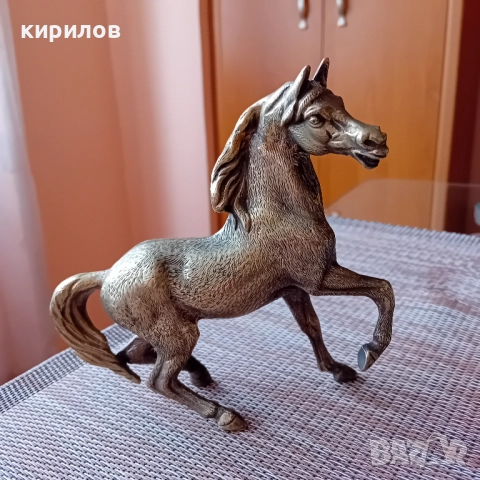 Красива метална статуетка на  арабски кон, снимка 3 - Статуетки - 51949654