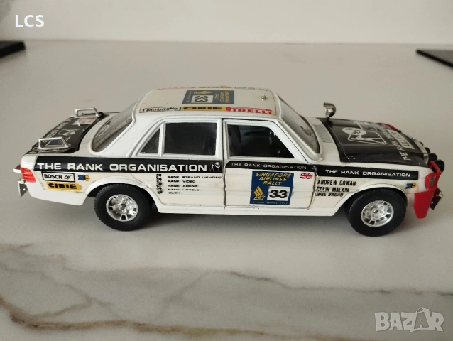 Bburago Mercedes 450 SEL Made in Italy Количка 1/24 , снимка 2 - Колекции - 54271547
