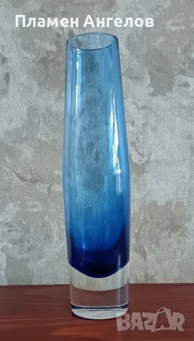 Стъклена ваза-кобалтово-синьо. 