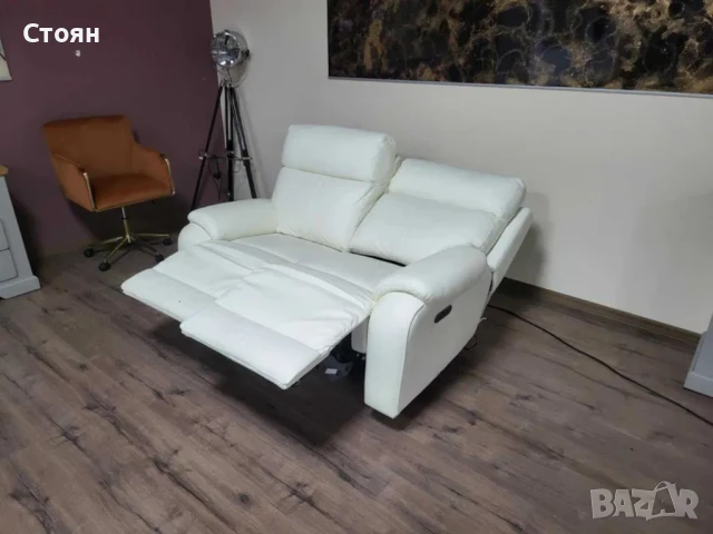 Бял кожен диван двойка La-z-boy с електрически релакс механизъм, снимка 10 - Дивани и мека мебел - 50837968