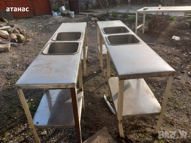 Маси от неръждавейка с мивки