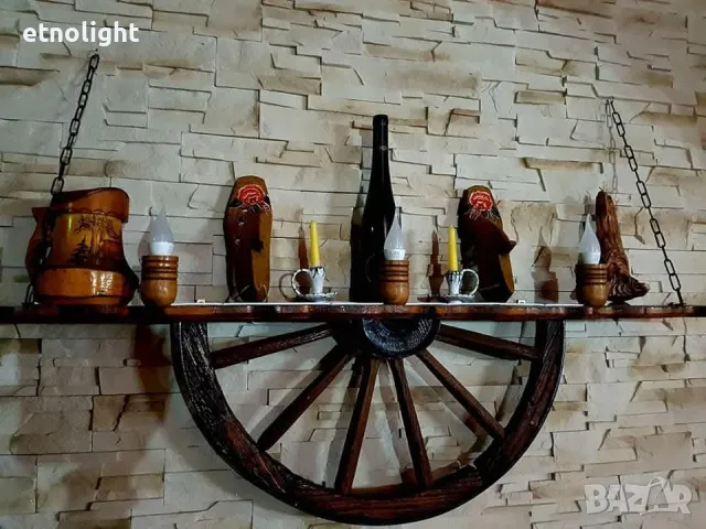 Рафт лампи с автентични реставрирани колела от каруца с ръчно изработени дървени чашки , снимка 10 - Лампи за стена - 49968895