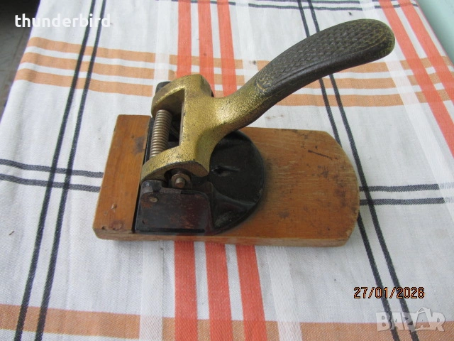 Метален перфоратор - за колекционери, снимка 3 - Други ценни предмети - 53260160