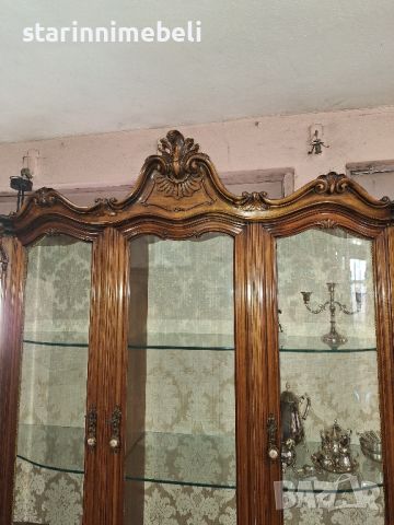 Красива барокова витрина, снимка 2 - Антикварни и старинни предмети - 45468763