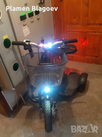 Инвалиден скутер с чисто нови батерии