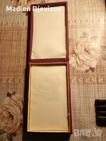 Кутия за Военна доблест и заслуга -втора степен, снимка 2 - Антикварни и старинни предмети - 53477422