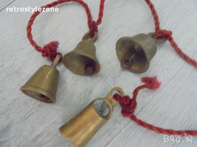 № 8282 Стар  комплект от четири малки месингови звънчета  , снимка 2 - Други ценни предмети - 51881515