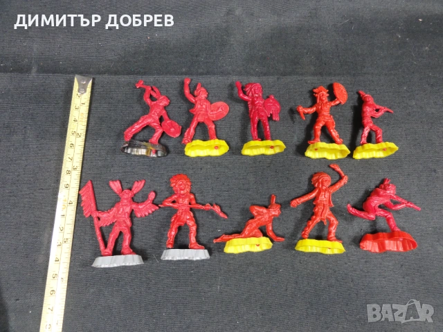 ЛОТ ОТ 10 СТАРИ РЕТРО ПЛАСТМАСОВИ ИГРАЧКИ ФИГУРКИ ИНДИАНЦИ, снимка 3 - Колекции - 53009751