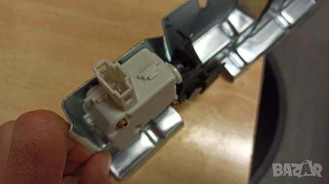 механизъм за багажник VW Golf, Bora , Passat , снимка 2 - Части - 52204138