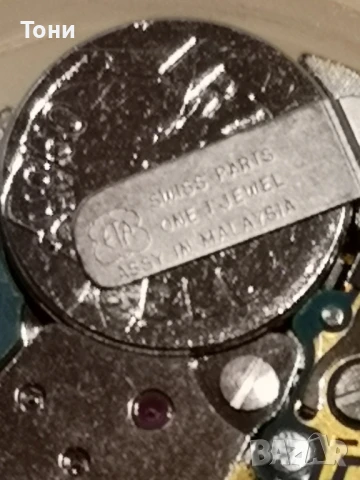 Винтидж дизайнерски часовници, снимка 10 - Дамски - 50111445
