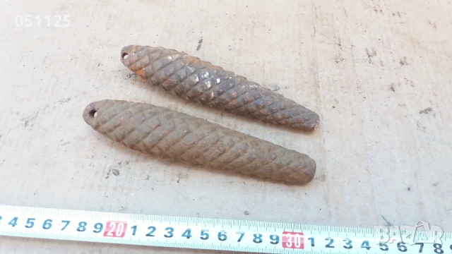 комплект шишарки за часовник с кукувичка , снимка 4 - Антикварни и старинни предмети - 50596429